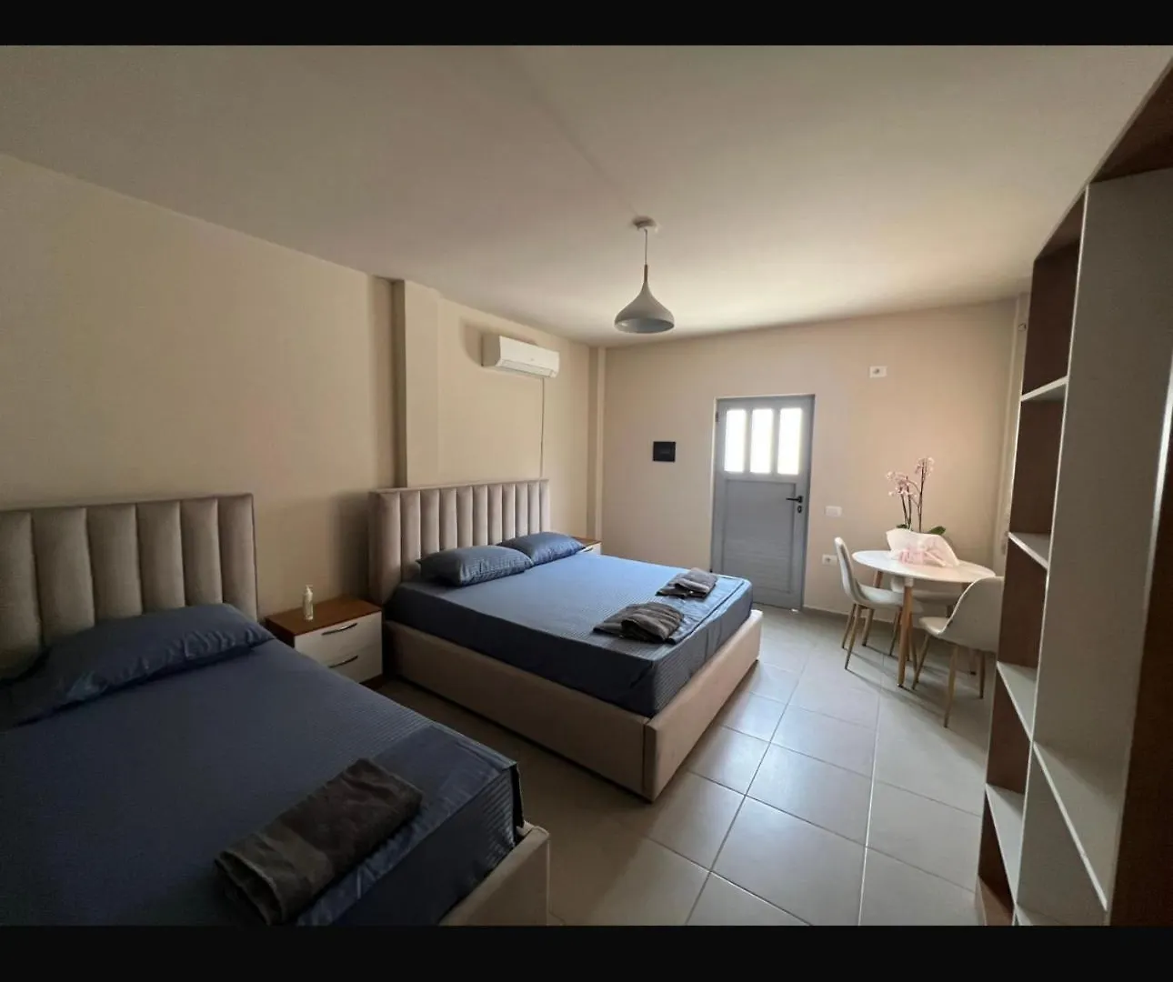 ساراندا Your Cosy Room منزل ريفي